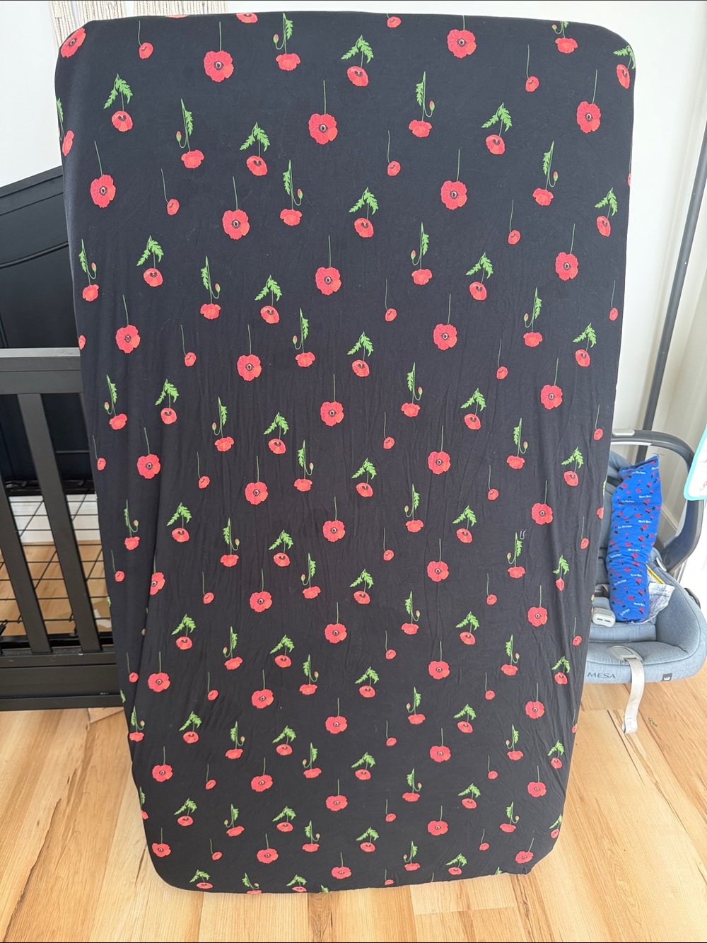 Kyte Crib Sheet- Midnight Poppies